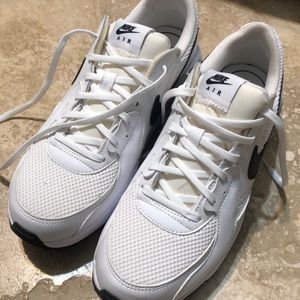 NIKE Air Max size 8 MENS which I believe is 10 WOMAN and  41.5 Euro